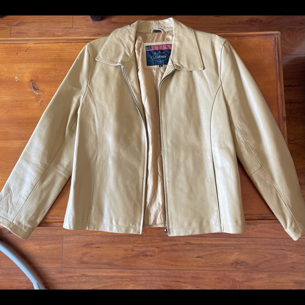 🦋Tan Leather Jacket